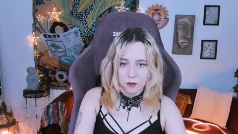 Tolli Moll online show from 01.17.25