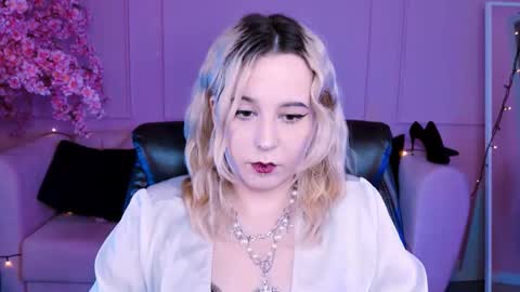 Tolli Moll online show from 01.18.25