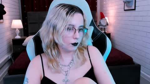 Tolli Moll online show from 01.20.25