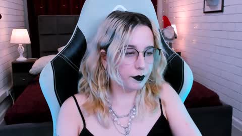 Tolli Moll online show from 01.20.25