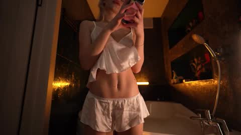 Snapshot of tollysage chatting on 11.06.25 Sage. TG channel online show from 11.06.25