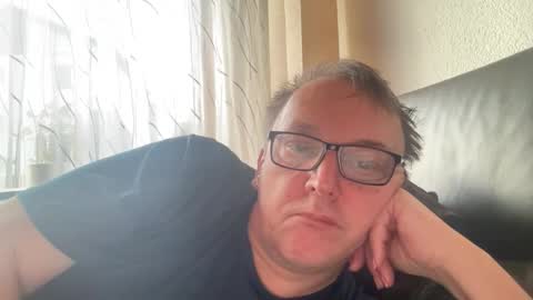 Snapshot of tom6644 chatting on 02.01.25 Tom online show from 02.01.25