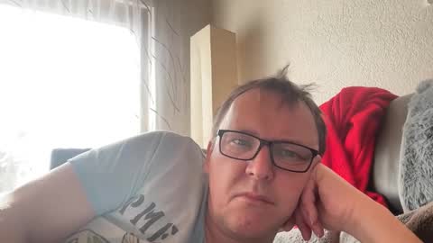 Snapshot of tom6644 chatting on 03.08.25 Tom online show from 03.08.25