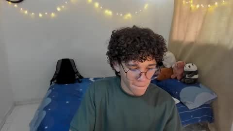 Snapshot of tom_blue10 chatting on 02.04.26 Tom Blue online show from 02.04.26