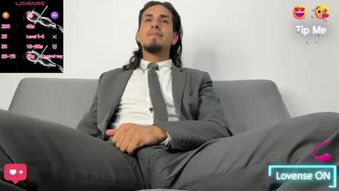 Snapshot of tom_blunt96 chatting on 10.02.25 TOM online show from 10.02.25