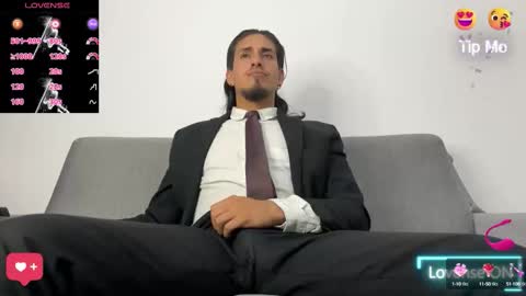 Snapshot of tom_blunt96 chatting on 10.14.25 TOM online show from 10.14.25