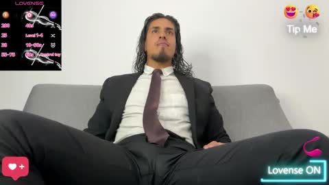 Snapshot of tom_blunt96 chatting on 10.14.25 TOM online show from 10.14.25