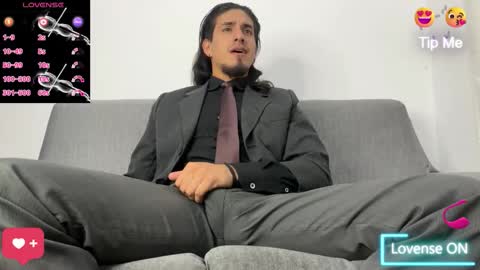 Snapshot of tom_blunt96 chatting on 10.15.25 TOM online show from 10.15.25