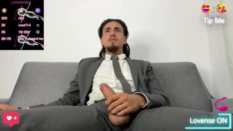 Snapshot of tom_blunt96 chatting on 10.20.25 TOM online show from 10.20.25