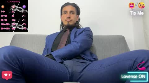 Snapshot of tom_blunt96 chatting on 10.22.25 TOM online show from 10.22.25