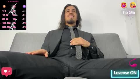 Snapshot of tom_blunt96 chatting on 10.23.25 TOM online show from 10.23.25