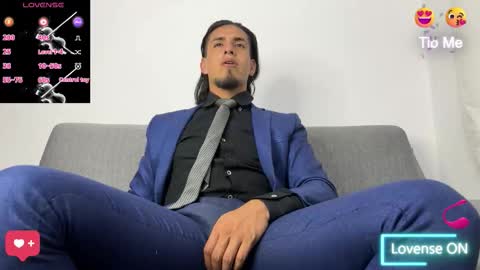 Snapshot of tom_blunt96 chatting on 10.29.25 TOM online show from 10.29.25