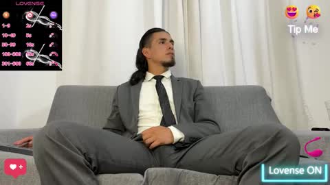 Snapshot of tom_blunt96 chatting on 11.03.25 TOM online show from 11.03.25