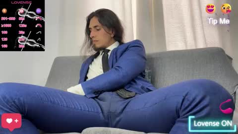 Snapshot of tom_blunt96 chatting on 11.06.25 TOM online show from 11.06.25