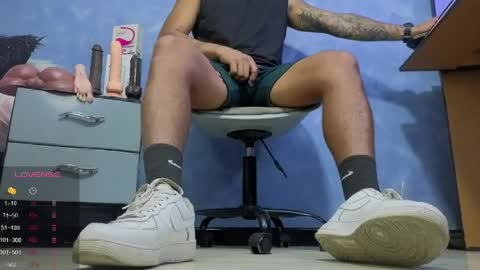 Tom online show from 04.05.26