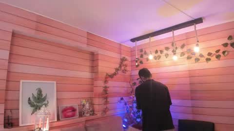 Snapshot of tom_cooper_1 chatting on 02.17.25 Master of pleasure online show from 02.17.25