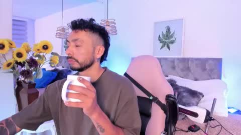 Snapshot of tom_cooper_1 chatting on 09.26.25 Master of pleasure online show from 09.26.25