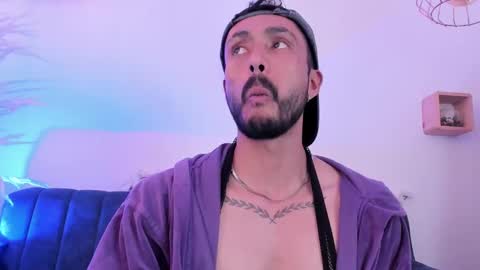 Snapshot of tom_cooper_1 chatting on 10.06.25 Master of pleasure online show from 10.06.25