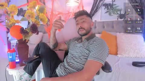 Snapshot of tom_cooper_1 chatting on 10.16.25 Master of pleasure online show from 10.16.25