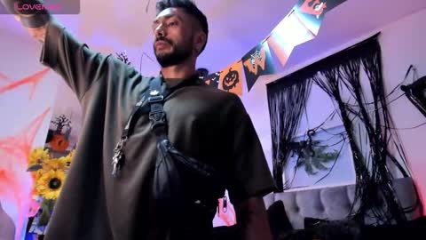 Snapshot of tom_cooper_1 chatting on 10.23.25 Master of pleasure online show from 10.23.25