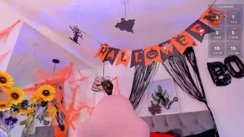 Snapshot of tom_cooper_1 chatting on 10.31.25 Master of pleasure online show from 10.31.25