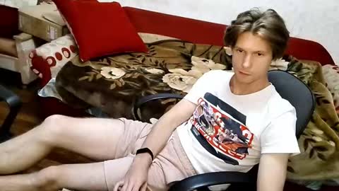 Snapshot of tom_elmo chatting on 10.06.25 Tom Elmo online show from 10.06.25