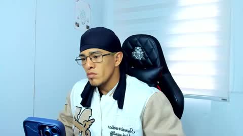 Snapshot of tom_kingfit chatting on 11.19.25 SPORTSFIT29 online show from 11.19.25