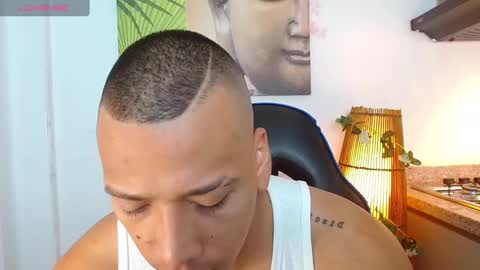 Snapshot of tom_muscle1 chatting on 01.11.25 Tom muscle1 online show from 01.11.25