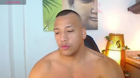 Snapshot of tom_muscle1 chatting on 01.11.25 Tom muscle1 online show from 01.11.25