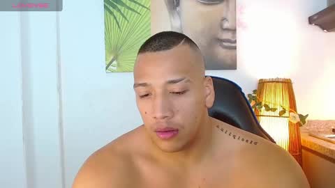 Snapshot of tom_muscle1 chatting on 01.25.25 Tom muscle1 online show from 01.25.25