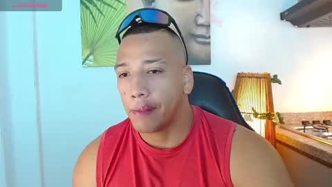 Snapshot of tom_muscle1 chatting on 02.01.25 Tom muscle1 online show from 02.01.25