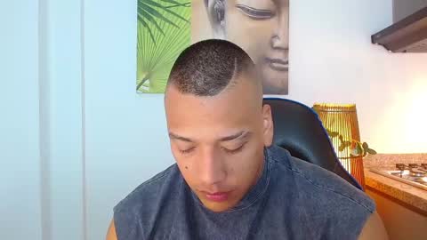 Snapshot of tom_muscle1 chatting on 03.04.25 Tom muscle1 online show from 03.04.25