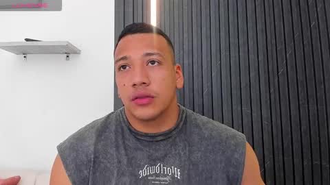 Snapshot of tom_muscle1 chatting on 09.11.25 Tom muscle1 online show from 09.11.25