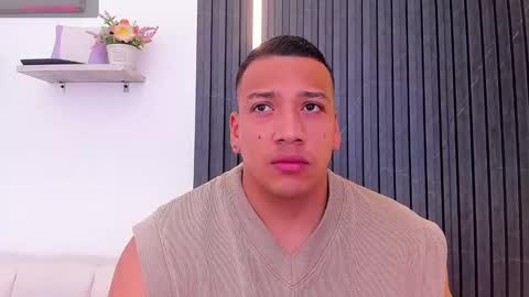 Snapshot of tom_muscle1 chatting on 09.18.25 Tom muscle1 online show from 09.18.25