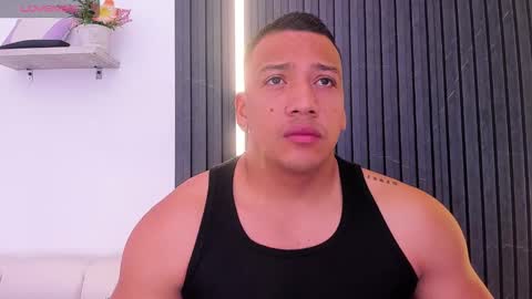 Snapshot of tom_muscle1 chatting on 09.20.25 Tom muscle1 online show from 09.20.25