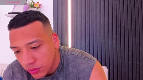 Snapshot of tom_muscle1 chatting on 09.21.25 Tom muscle1 online show from 09.21.25