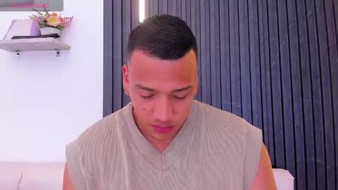 Snapshot of tom_muscle1 chatting on 09.23.25 Tom muscle1 online show from 09.23.25