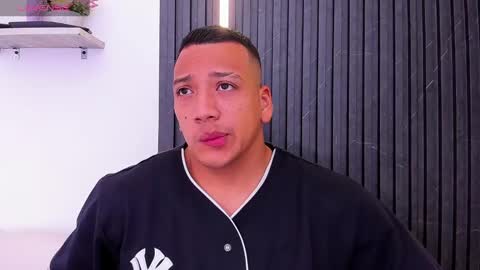 Snapshot of tom_muscle1 chatting on 10.07.25 Tom muscle1 online show from 10.07.25