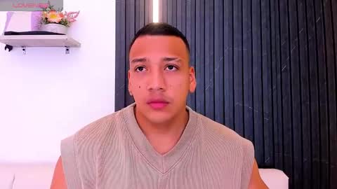 Snapshot of tom_muscle1 chatting on 10.08.25 Tom muscle1 online show from 10.08.25