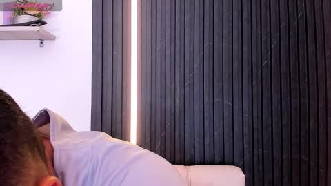 Snapshot of tom_muscle1 chatting on 10.14.25 Tom muscle1 online show from 10.14.25