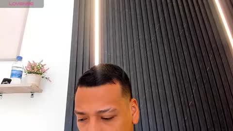 Snapshot of tom_muscle1 chatting on 10.31.25 Tom muscle1 online show from 10.31.25