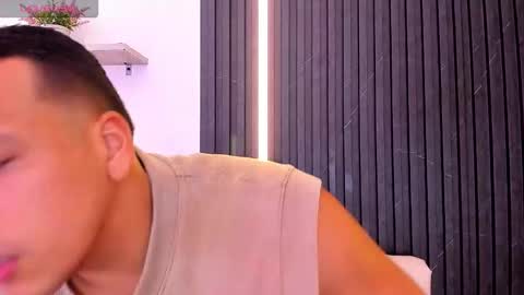 Snapshot of tom_muscle1 chatting on 11.02.25 Tom muscle1 online show from 11.02.25