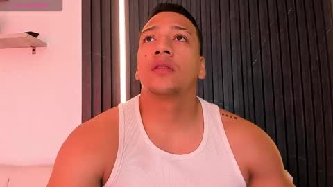 Tom muscle1 online show from 11.23.25