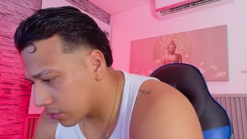 Snapshot of tom_muscle1 chatting on 02.10.26 Tom muscle1 online show from 02.10.26