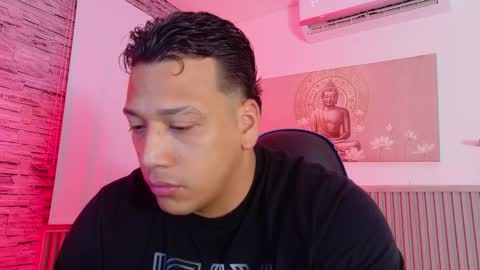 Snapshot of tom_muscle1 chatting on 02.12.26 Tom muscle1 online show from 02.12.26