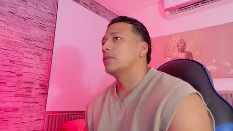 Snapshot of tom_muscle1 chatting on 02.13.26 Tom muscle1 online show from 02.13.26