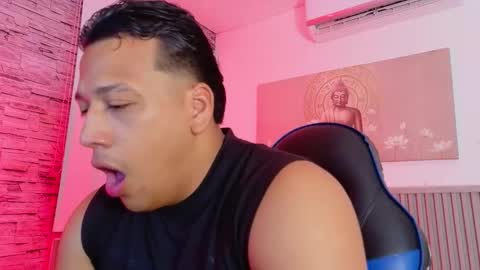 Snapshot of tom_muscle1 chatting on 02.19.26 Tom muscle1 online show from 02.19.26