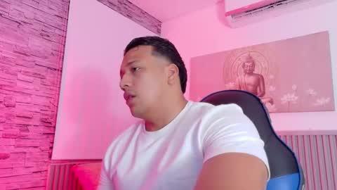 Snapshot of tom_muscle1 chatting on 02.21.26 Tom muscle1 online show from 02.21.26