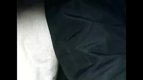 Snapshot of tomas0000 chatting on 12.14.25 thomi online show from 12.14.25