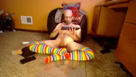 Snapshot of tombomb13 chatting on 09.08.25 TomBomb13 online show from 09.08.25